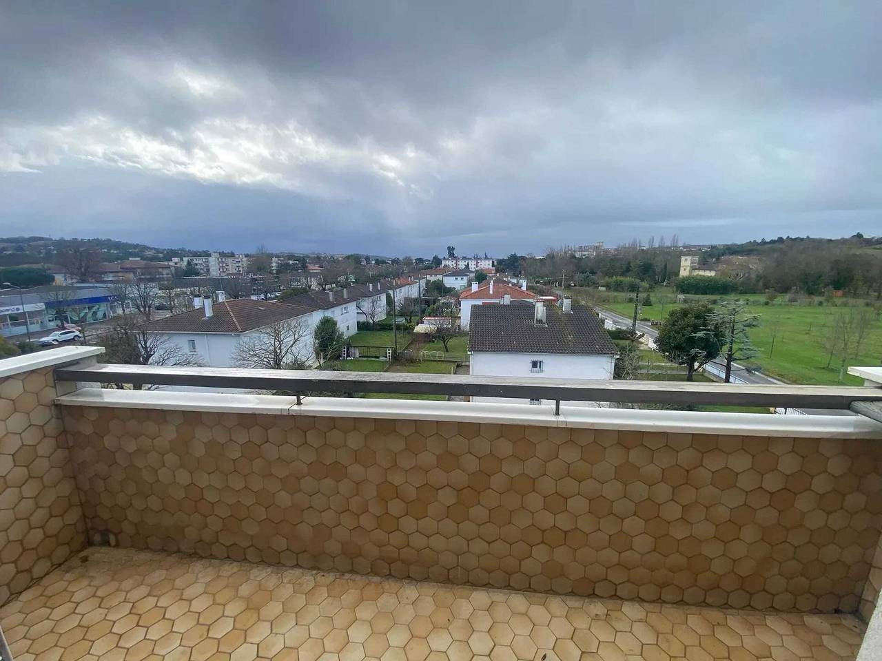 Appartement entier, Appartement charmant à Auch - 80 m² avec balcon in Auch, Gers