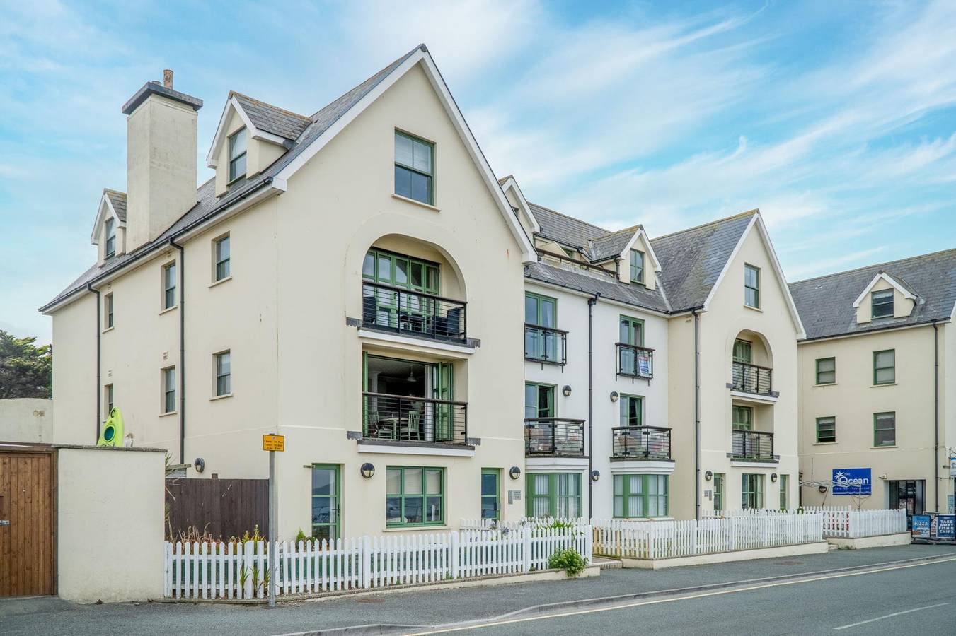 Entire apartment, 13 St Bride's Bay View - 4 Bedroom - Broad Haven in Broad Haven, Pembrokeshire