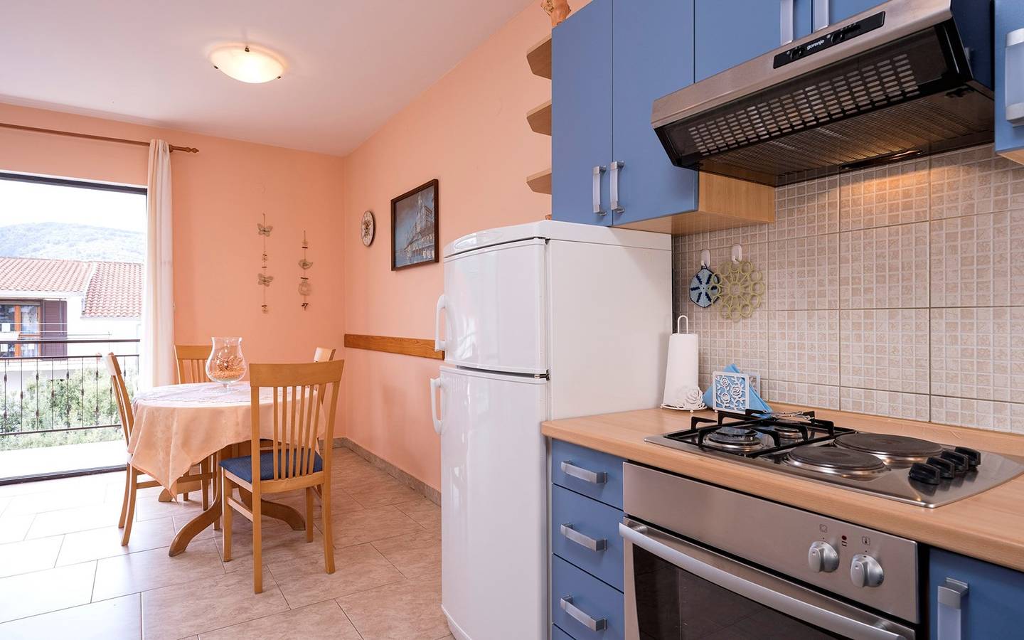 Appartement entier, Appartement de vacances pour 4 personnes avec balcon/terrasse in Stari Grad, Hvar