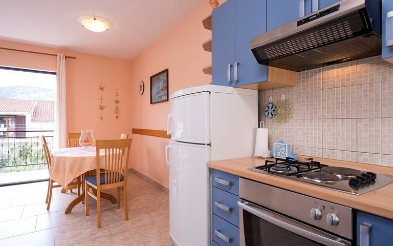 Gîte pour 4 personnes, avec balcon/terrasse à Stari Grad - 2
