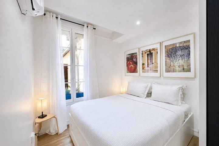 Entire apartment, Èrsextius, Stj, Aix-en-Provence in Aix-en-Provence, Mediterranean Coast (France)