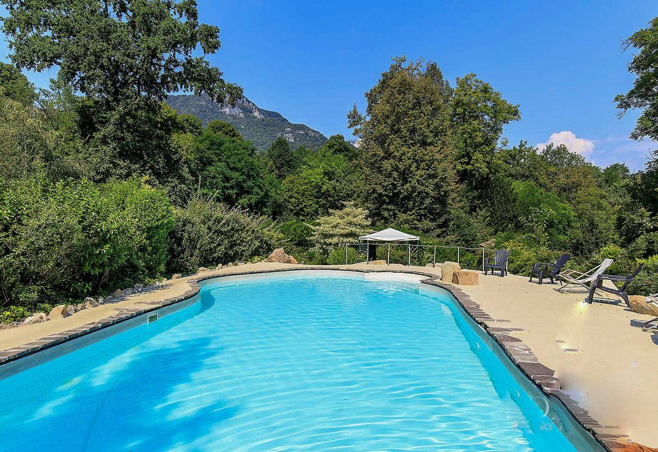 Geheel appartement, Vakantieappartement voor 4 personen met zwembad in Rancio Valcuvia, Provincie Varese