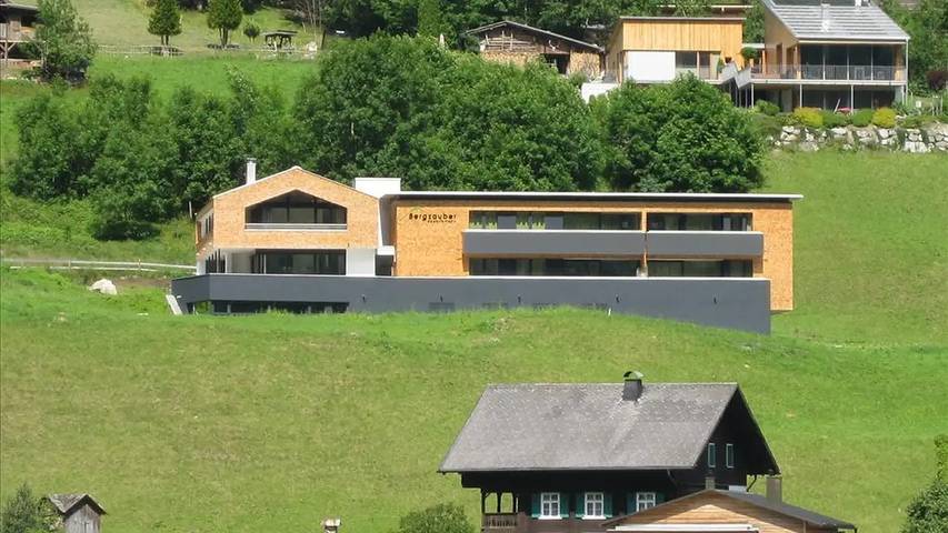 Ferienwohnung für 6 Personen, mit Whirlpool und Balkon in Brand - 2