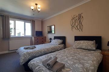 Cottage for 11 People in Rufford, Nottinghamshire, Photo 3