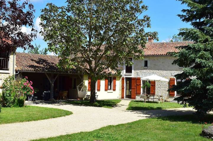 Maison de vacances pour 8 personnes, avec jardin ainsi que terrasse et piscine, animaux acceptés