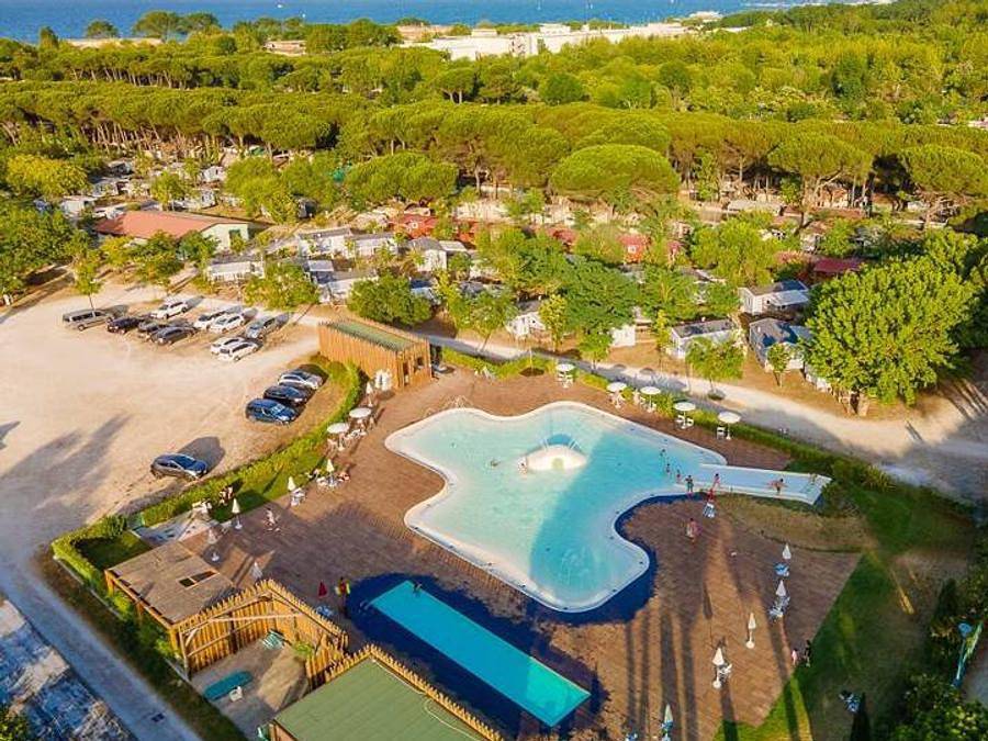 Camping Pineta sul Mare - Casa mobile 6 persone - Casa mobile | Comfort | 2 Camere da letto | 4/6 Pers. | Terrazza rialzata | Aria condizionata. in Cesenatico, Provincia di Forlì-Cesena