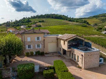 Gîte pour 10 personnes, avec jardin et terrasse à Fleurie