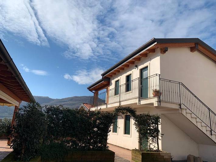Chambre pour 2 personnes, avec Terrasse ainsi que Jardin et Vue dans San Giovanni Ilarione