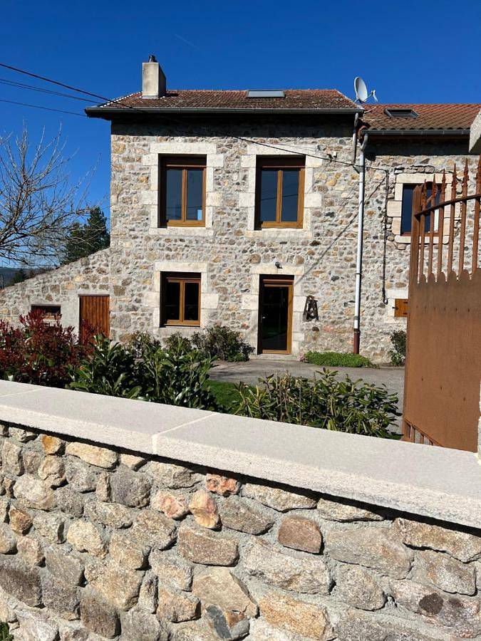 Location de vacances pour 6 personnes, avec vue et jardin à Monistrol-sur-Loire - 2