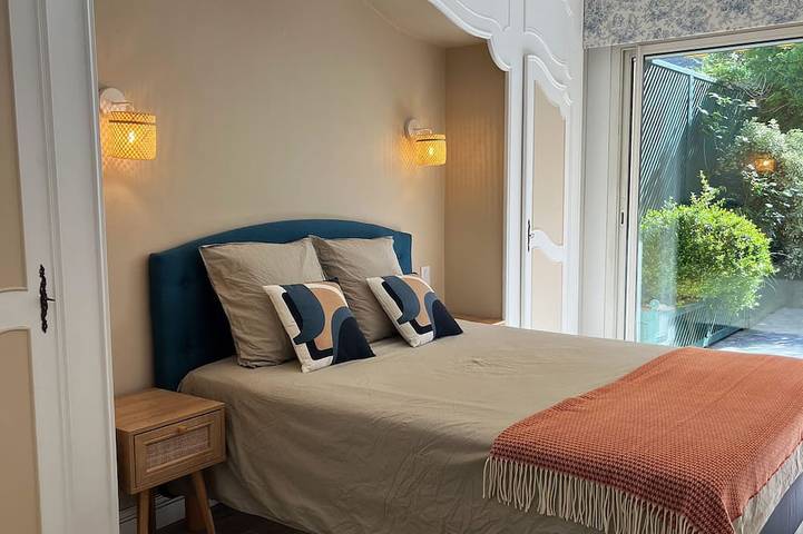 Appartement entier, Appartement centre ville d'Auray avec grande terrasse et jardin privatif in Auray, Côte des Mégalithes
