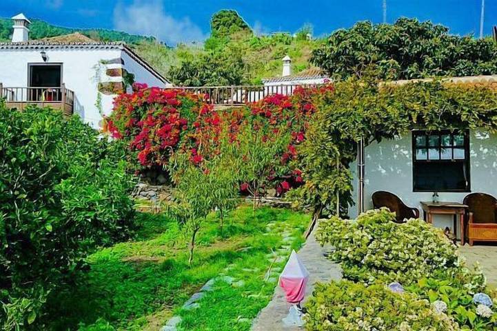 Casa rural para 4 personas, con balcón y jardín, Se admiten mascotas - 1