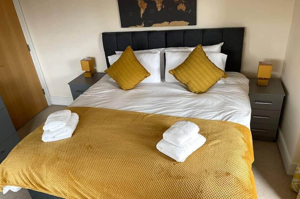 Entire apartment, City Central Apartment in Coventry, Birmingham Area
