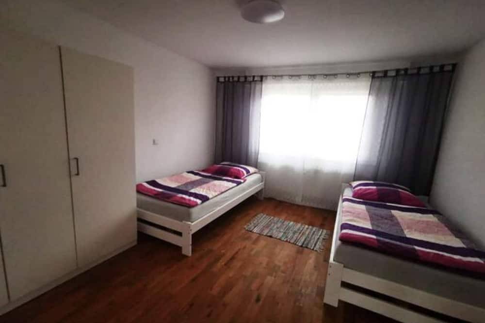 Ganze Wohnung, Schöne Unterkunft mit Whirlpool-Badewanne in Sinsheim, Kraichgau