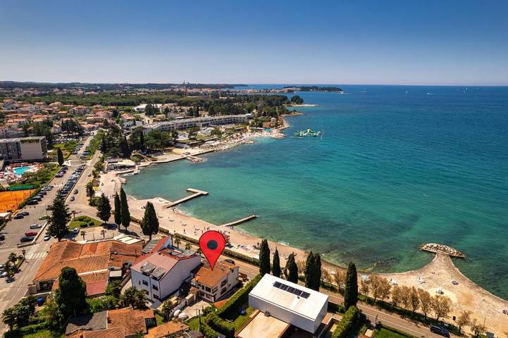 Ferienhaus mit Meerblick für 6 Personen, mit Garten und Ausblick in Poreč
