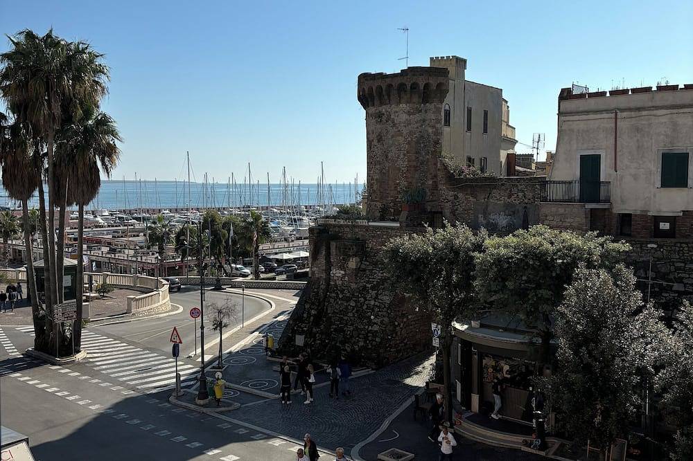 Entire apartment, Neptune Apartment in Nettuno, Rome Province