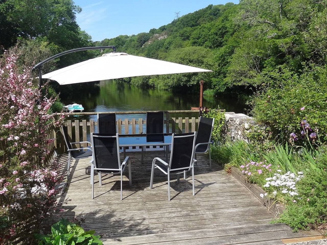 Ganze Wohnung, Apartment mit privater Terrasse am Fluss in Quimperlé, Quimper und Umgebung