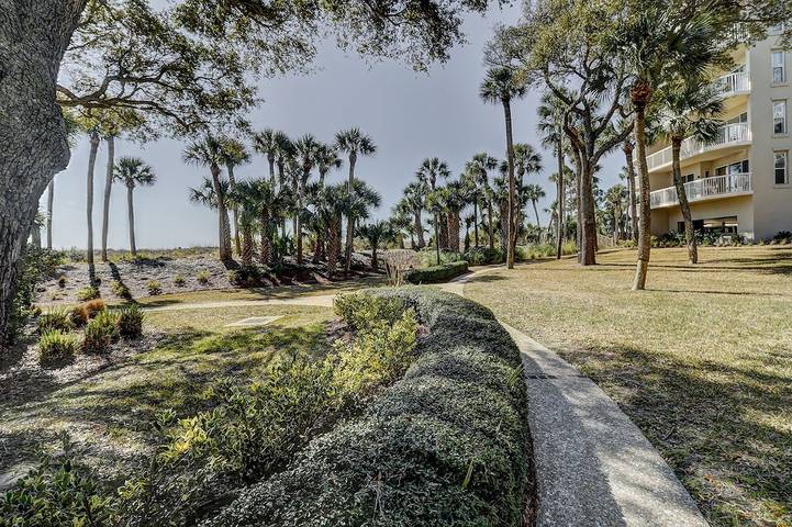 Villa for 4 people, with hot tub and balcony as well as pool in Palmetto Dunes