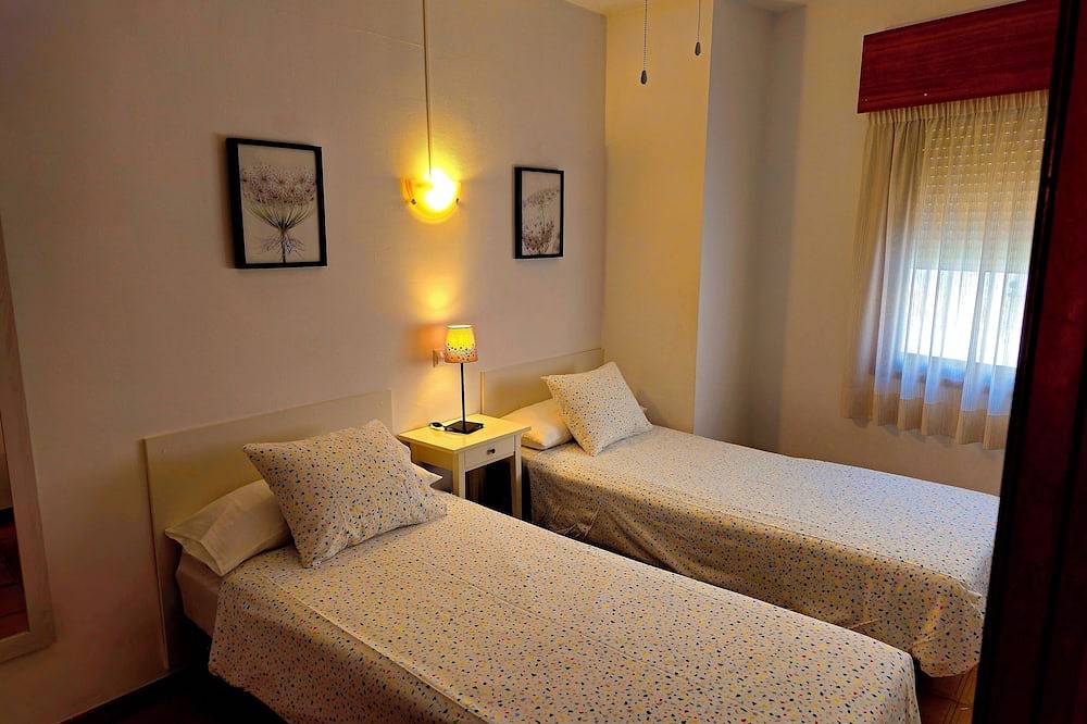 Maisonette-Wohnung mit Sonnenterrasse, in Fuengirola Zentrum, 250 m. Strand in Playa de Santa Amalia (Fuengirola), Fuengirola