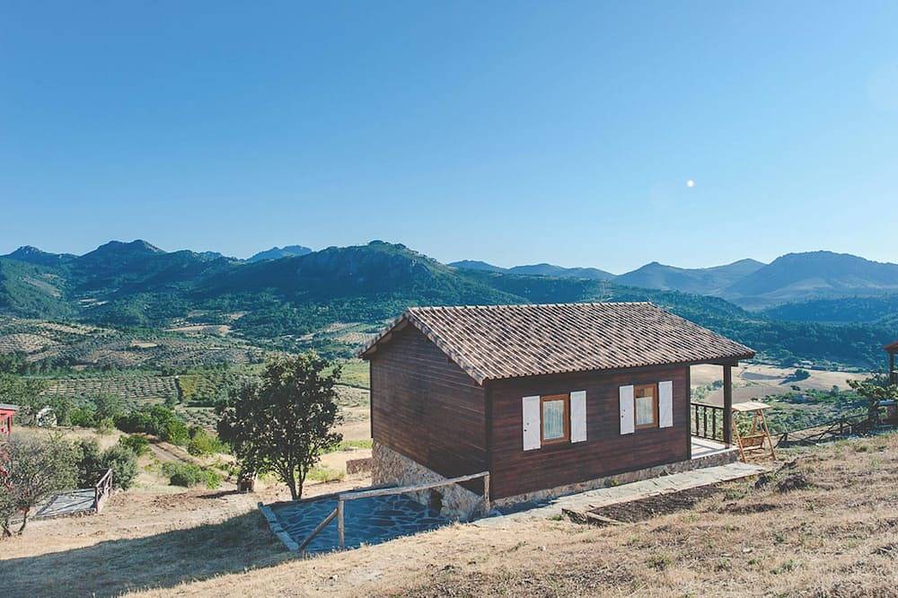 Homerez - Cozy House in Cañamero + Pool in Cañamero, Cáceres Region