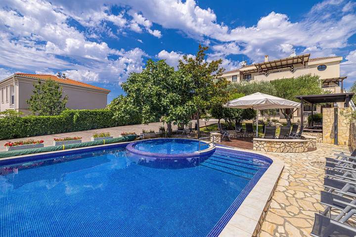 Ganze Wohnung, Villa Haya - Studio-Apartment Krasula mit beheiztem Pool in Linardici, Krk