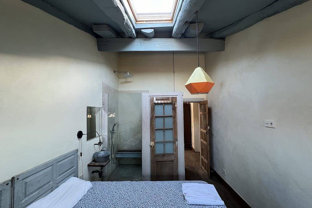 The willow tree house - Hidden in the perfect spot. in Ribadedeva, Costa Verde (Spain)