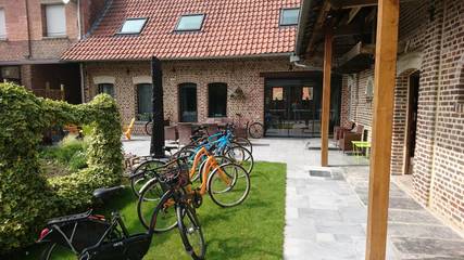 Gîte pour 13 personnes, avec terrasse et jardin dans Faumont