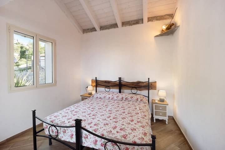 Casa vacanze 'Timo' con vista mare, piscina condivisa e aria condizionata in Pompeiana, Riviera di Ponente