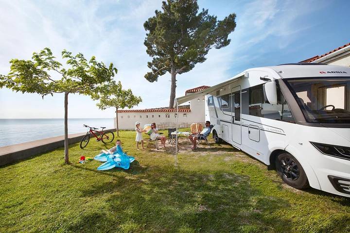 Campeggio per 6 persone, con Idromassaggio e Piscina nonché Sauna in Slovenia