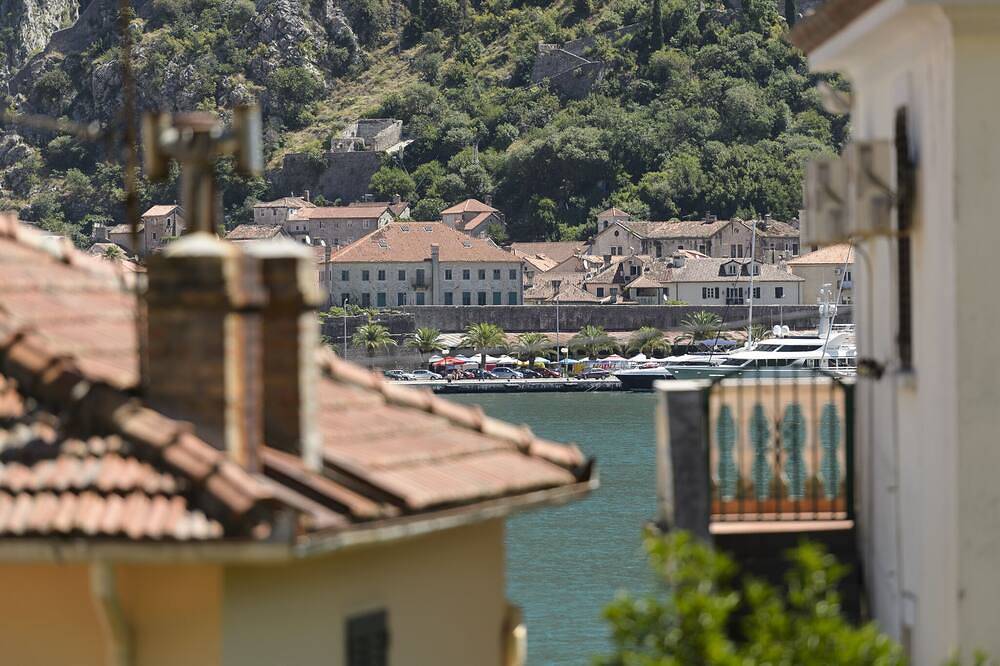 Ganze Wohnung, Geräumige Wohnung in Muo **** in Škaljari, Opština Kotor