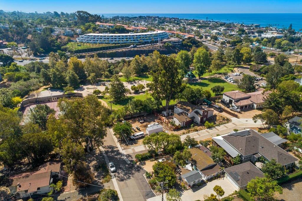 Privat Cottage! Easy Walk durch den Park Encinitas Und Moonlight Beach. in Encinitas, San Diego County