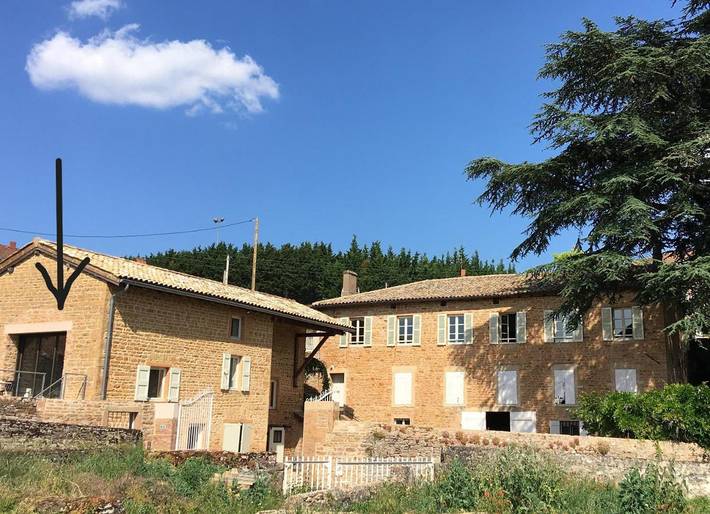 Gîte pour 4 personnes, avec terrasse ainsi que jardin et vue à Prissé - 2