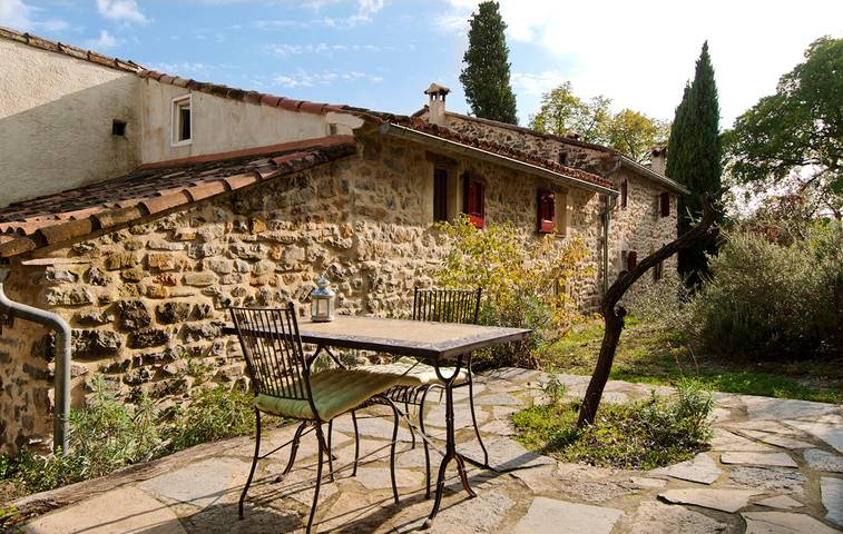 Gîte pour 2 personnes, avec piscine et terrasse à Saint-Félix-de-Pallières