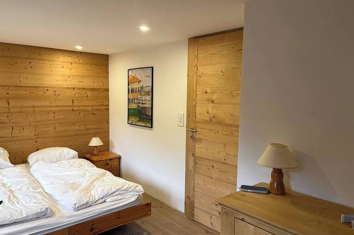 Traditional, cosy Chalet - family sized, facing the forest in Grimentz, Anniviers