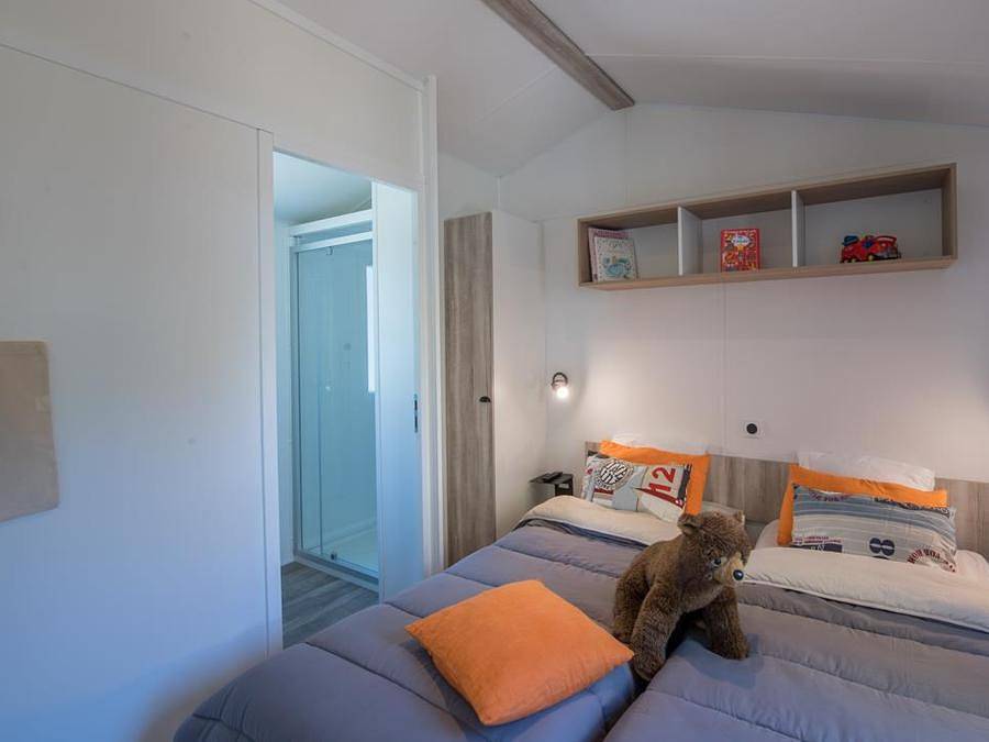 Camping Sea Green Les Grenettes  - Mobilhome 4 personnes - Cottage Prestige 2 chambres 2 salles de bain 4 pers in Sainte-Marie-de-Ré, Île de Ré