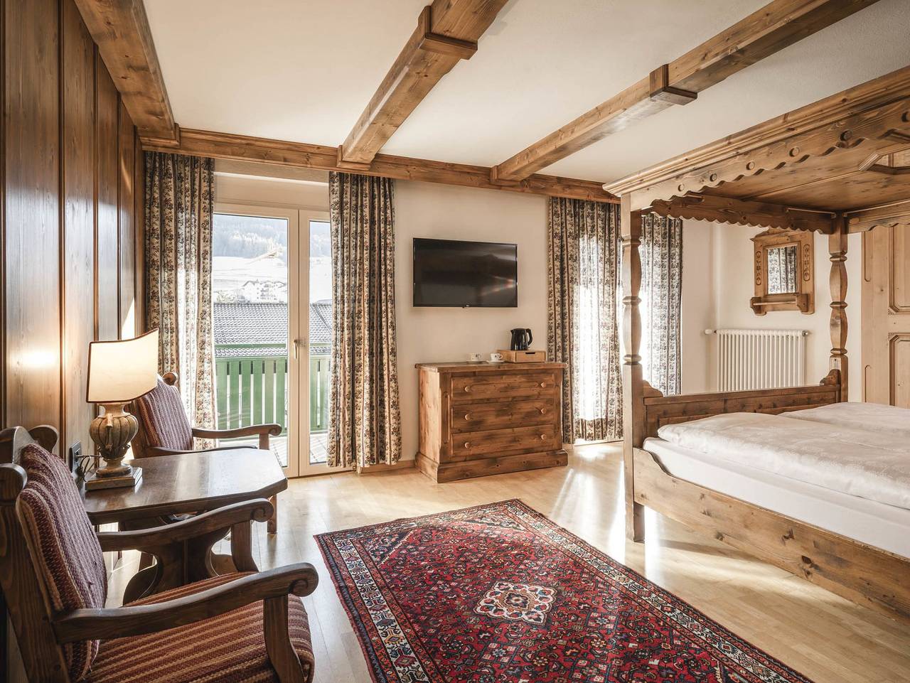 Cavallino d'Oro - Doppelzimmer Standard in Kastelruth, Dolomiti Superski