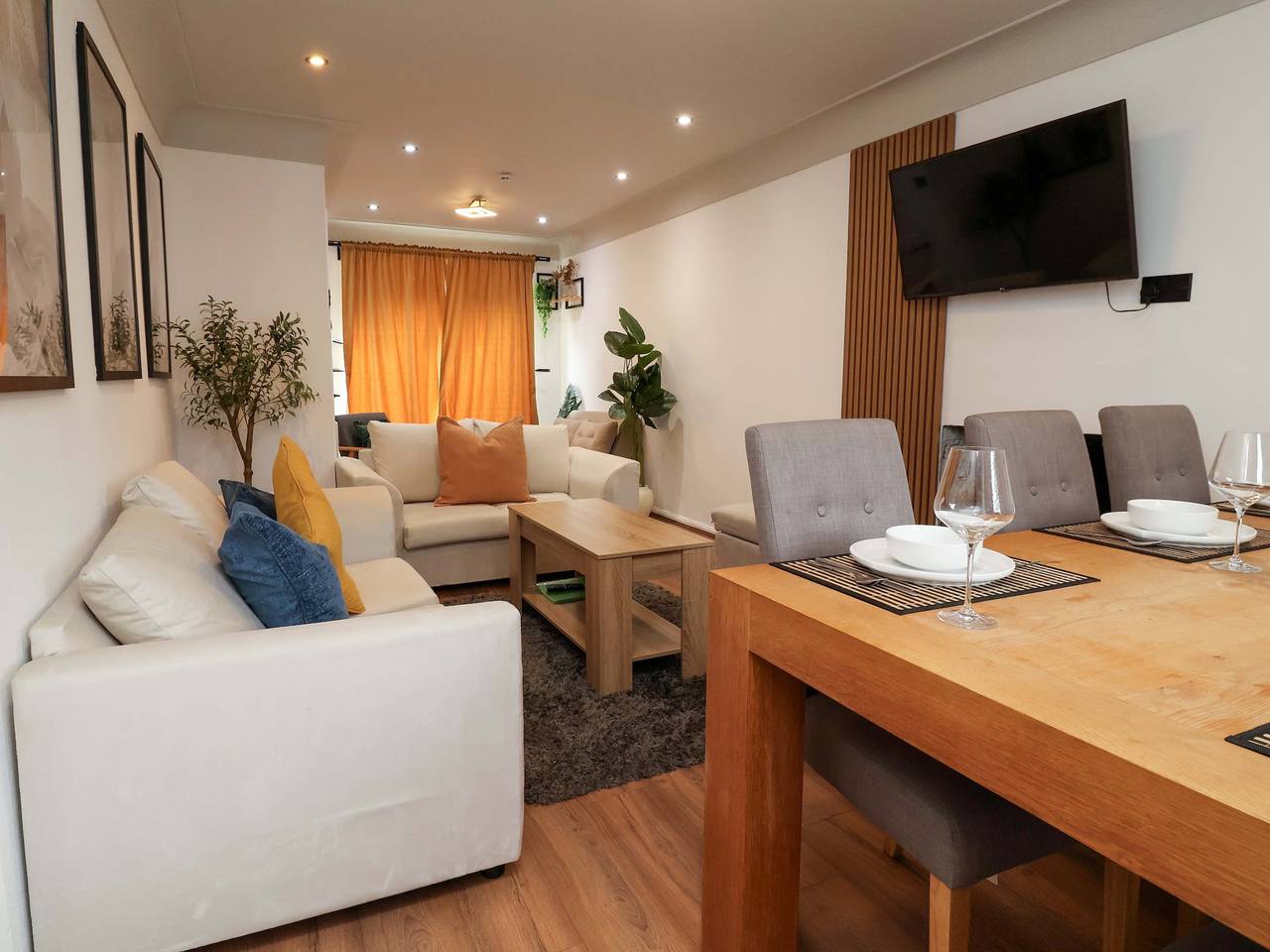 Steam and Stay @ Hoole in Chester, West Cheshire und Chester