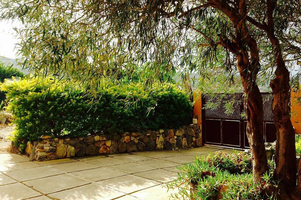 Rural house with heated pool and large garden. Relax and nature. in Pinar de Ojeda, Teror