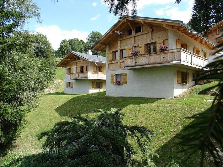 Chalet pour 10 personnes, avec terrasse et balcon/terrasse à Crest-Voland