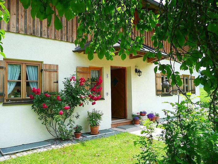 Ferienwohnung für 2 Personen, mit Balkon und Garten im Chiemgau