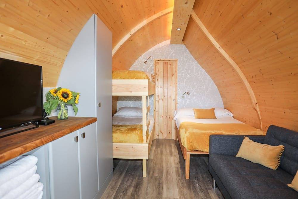 Woodland Pod, pet friendly, country holiday cottage in Corwen in Conwy region