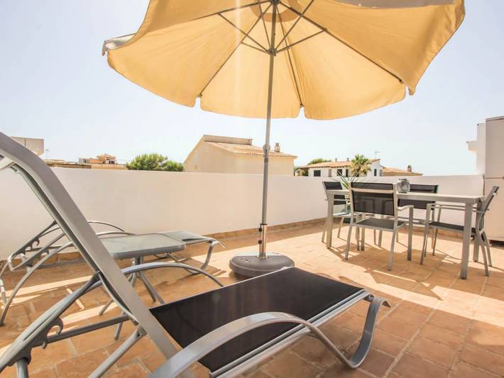 Ferienwohnung für 6 Personen, mit Terrasse in Ses Covetes