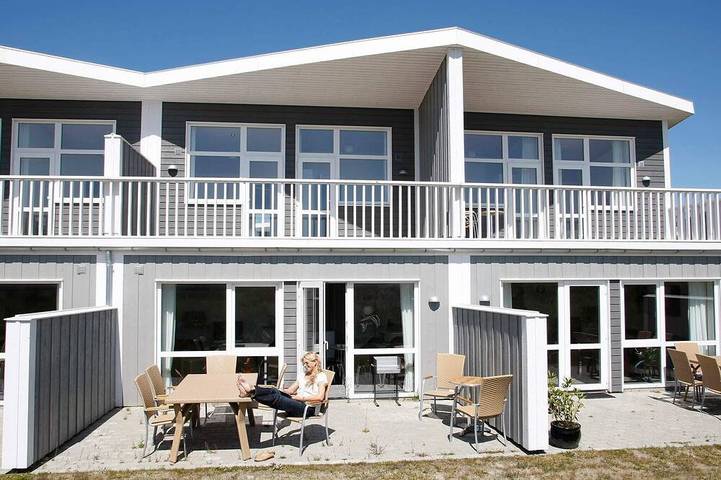 Ferienhaus für 8 Personen, mit Sauna und Pool sowie Terrasse, mit Haustier in Løkken