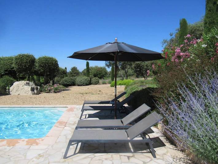 Location de vacances pour 8 personnes, avec jardin ainsi que balcon et piscine à Saumane-de-Vaucluse - 4