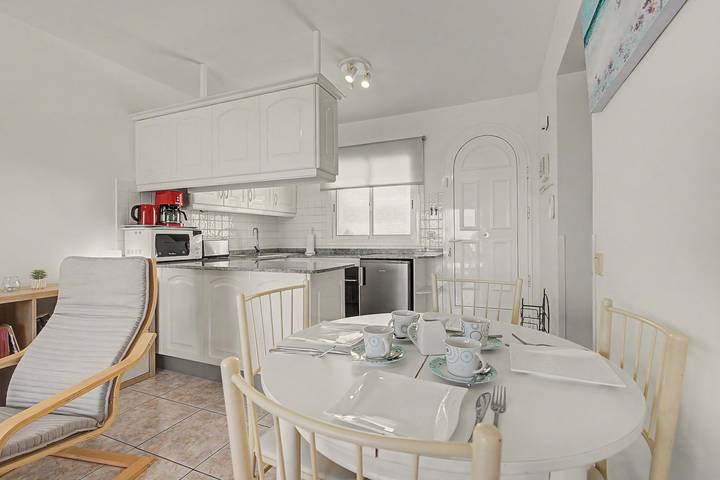 Apartamento entero, Apartamento vacacional 'Ansai Beach' con vistas al mar, terraza privada y Wi-Fi in Costa Calma, Pájara