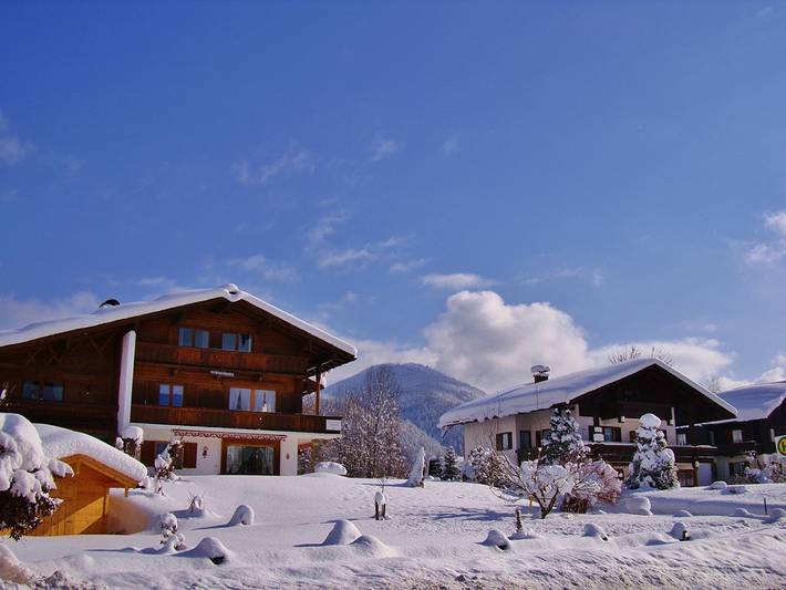 Gästehäuser Schwemmbauer - double room in Reit im Winkl, Alpes Bávaros