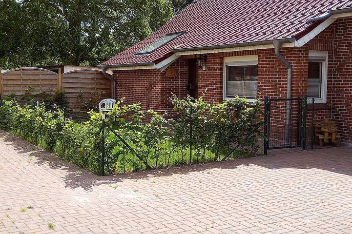 Ferienwohnung für 2 Personen, mit Garten, mit Haustier in Ostrhauderfehn
