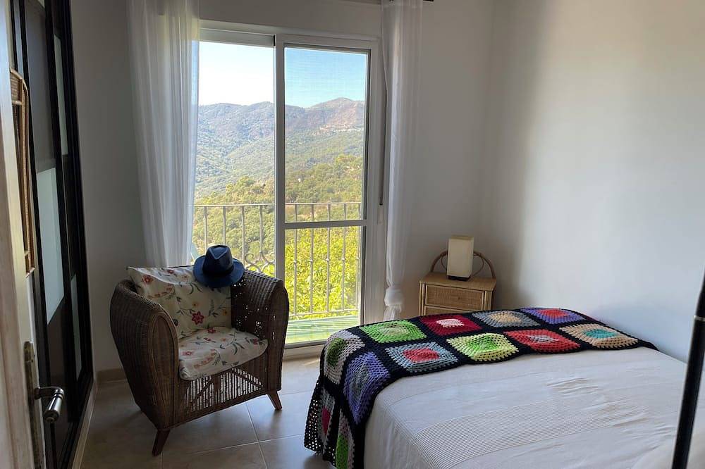 Apartamento entero, Finca Ematejo Rodeada De Naturaleza Un Espacio Con Personalidad Propia in Genalguacil, Provincia de Málaga