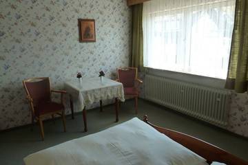 Ferienhaus für 2 Personen, mit Garten in Bad König