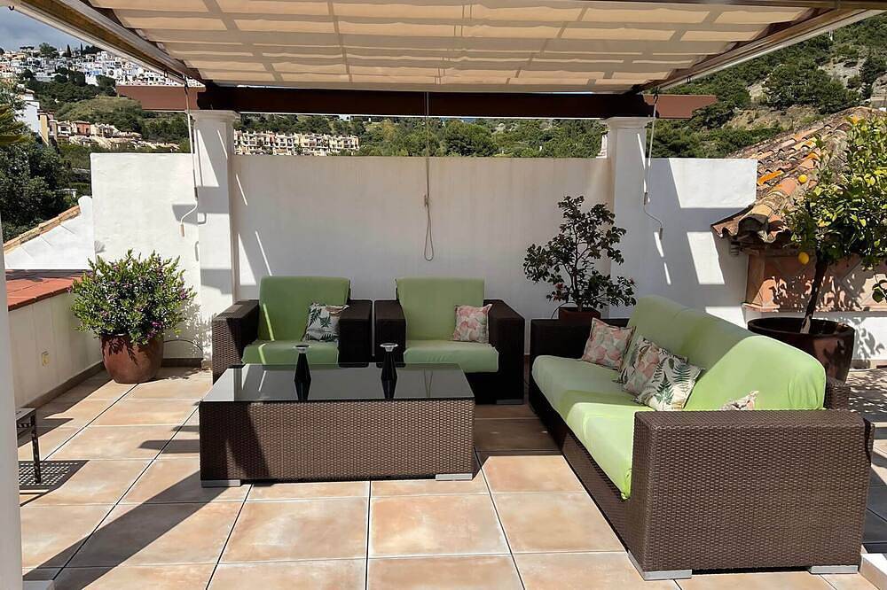 Apartamento entero, Precioso ático cerca de Marbella Los Arqueros Golf in Los Arqueros Golf and Country Club, Benahavís