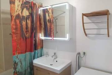 Appartement De Vacances pour 5 Personnes dans Saint-Denis, Seine-Saint-Denis, Photo 4